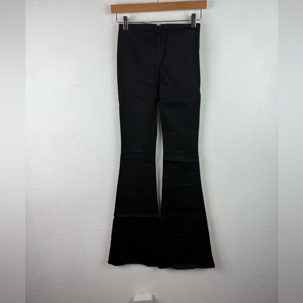Rock & Republic black wise flare zip back flat front pants 25